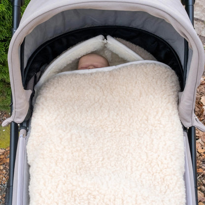 Winterfußsack Merino - Kuschelwarmer Fußsack aus 100% Merinowolle für die Babywanne