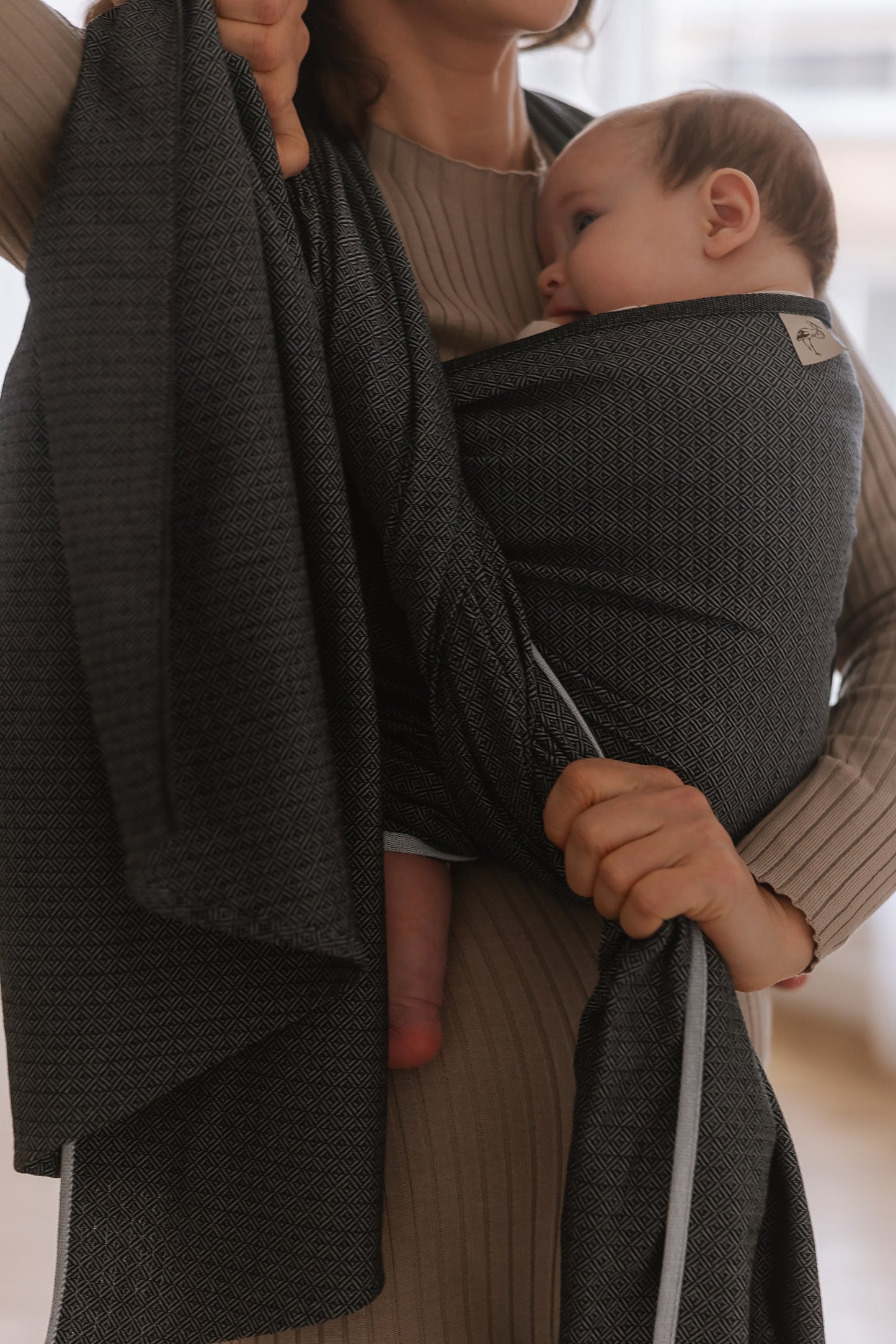 Storchenwiege Tragetuch Leo - Ergonomisches Baby-Tragetuch aus Bio-Baumwolle