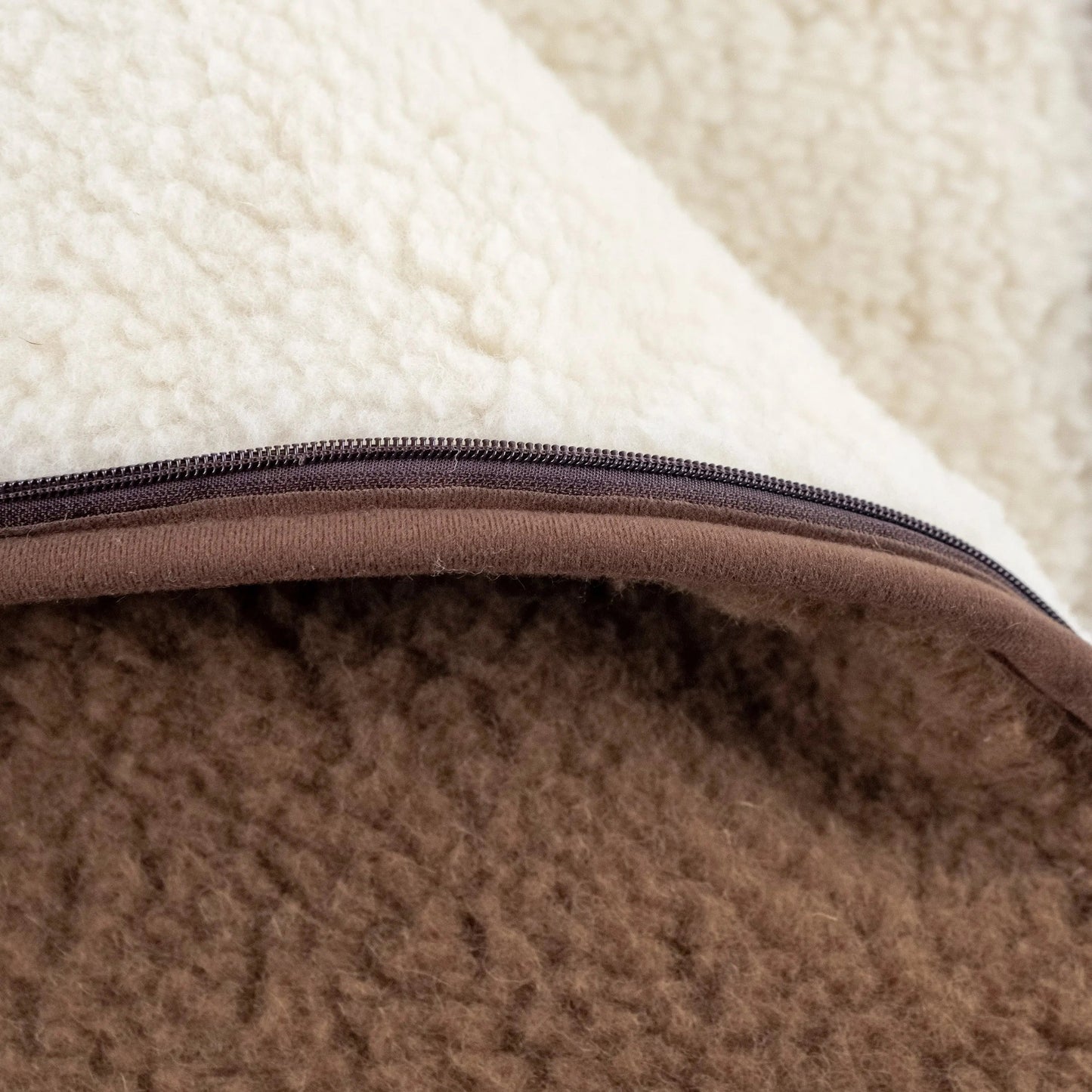 Winterfußsack Merino - Kuschelwarmer Fußsack aus 100% Merinowolle für die Babywanne