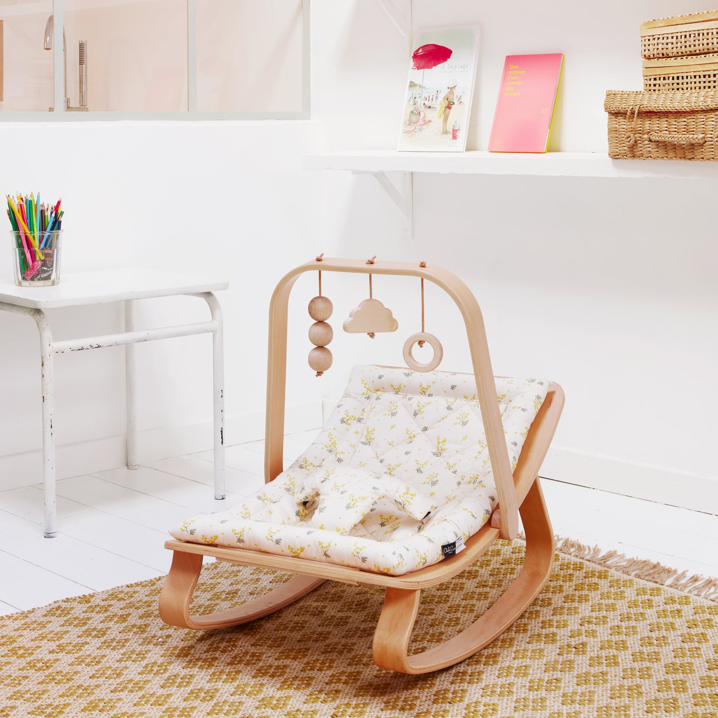 LEVO Spielbogen aus Holz – Aktivitätsbogen für Babywippe