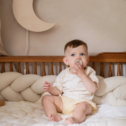 Bettschlange Bouclé geflochten - Weicher Teddy-Bettzopf fürs Baby- & Kinderbett