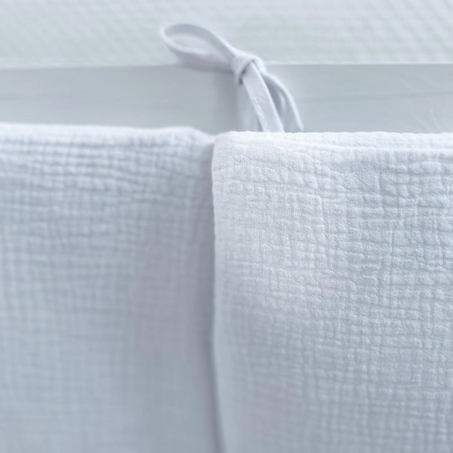 Bettumrandung Musselin - Weicher Nestchen-Schutz für Babybett & Beistellbett