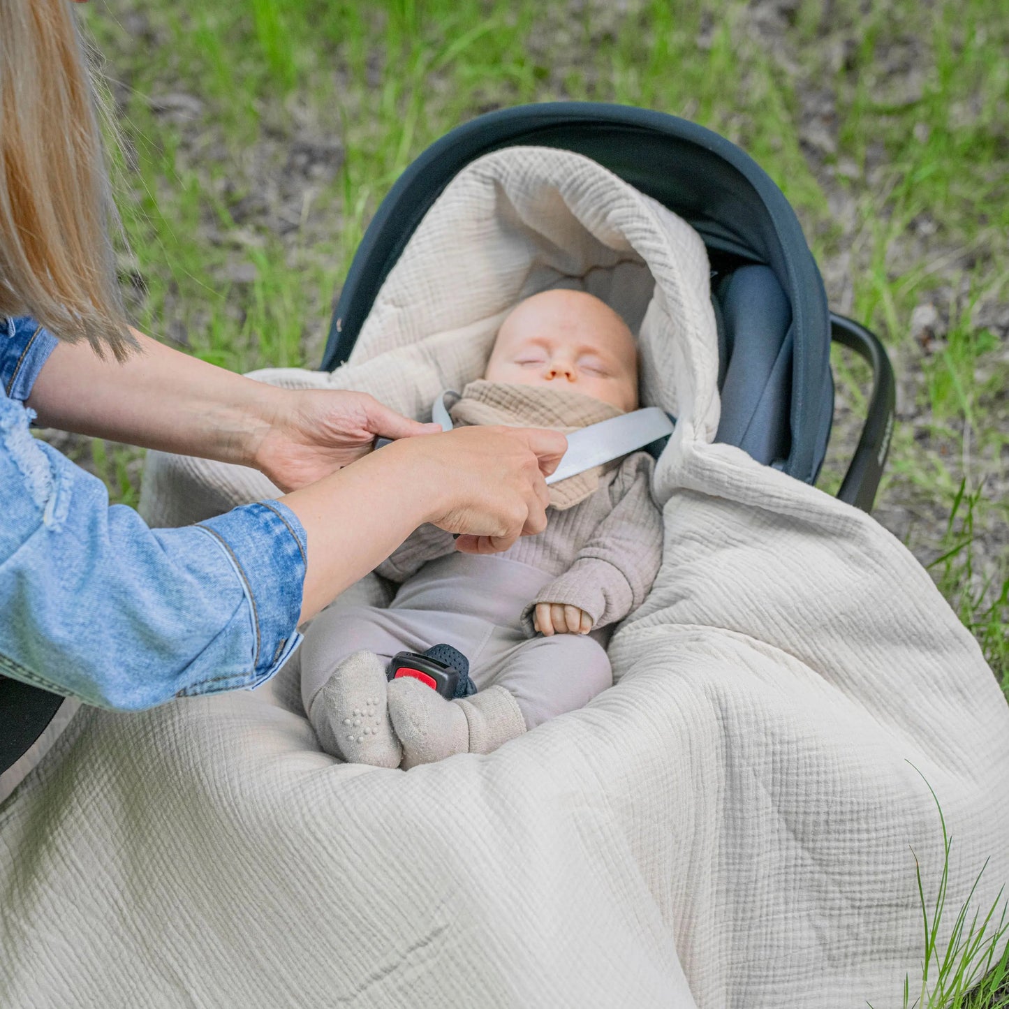 Einschlagdecke Musselin Babyschale - 2.5 TOG Ganzjahres-Decke für Maxi-Cosi, Cybex & Co.