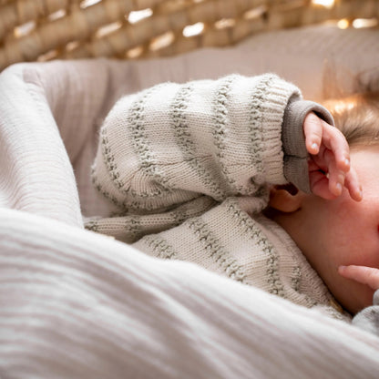 Babyhörnchen Musselin - Weiche Einschlagdecke aus atmungsaktiver Baumwolle