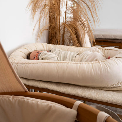 Babynest Baumwolle Beige - Mitwachsender Baby-Kokon aus weicher Baumwolle
