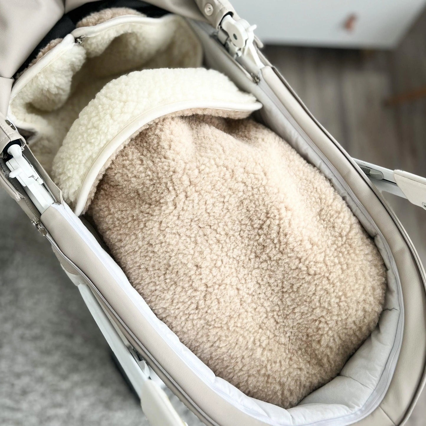 Winterfußsack Merino - Kuschelwarmer Fußsack aus 100% Merinowolle für die Babywanne