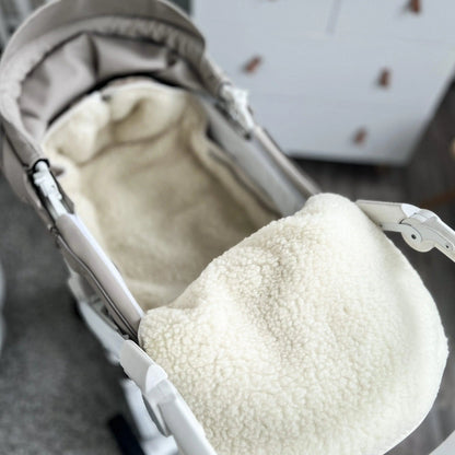 Winterfußsack Merino - Kuschelwarmer Fußsack aus 100% Merinowolle für die Babywanne