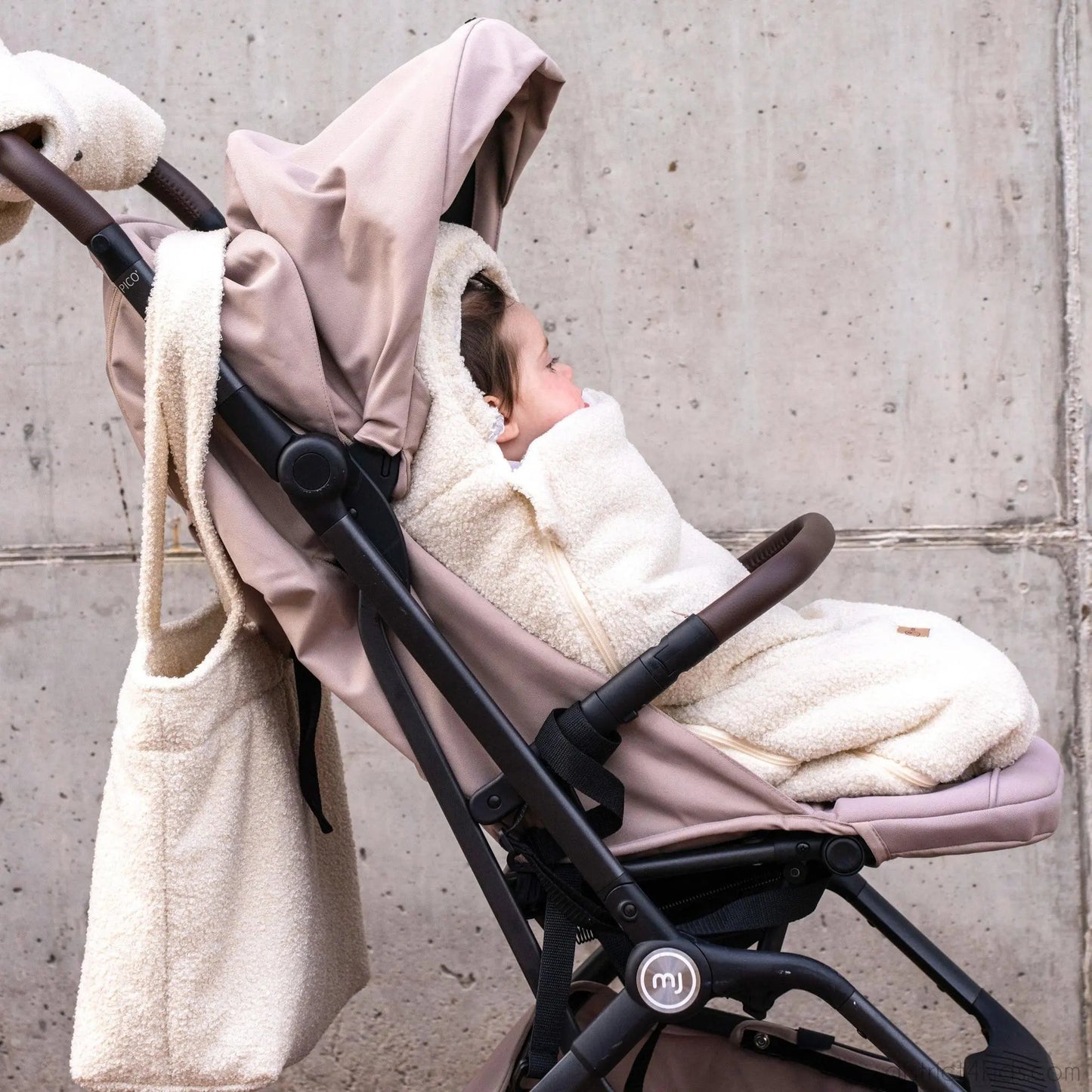Winterfußsack Bouclé - Kuscheliger 3.5 TOG Fußsack aus recyceltem rPET