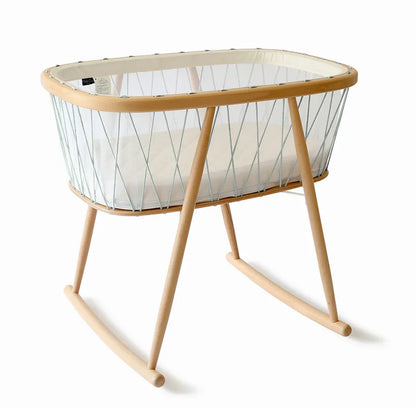 KUMI Babywiege aus Holz – Design-Nestchen ohne Gitterstäbe