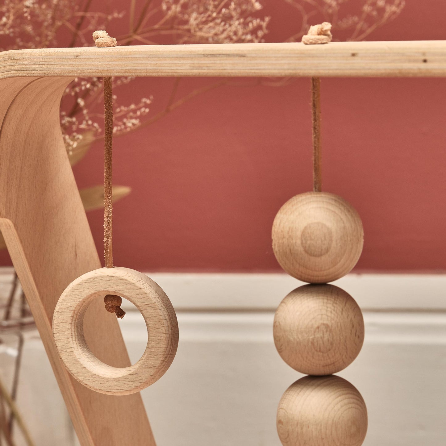 NAHO Spielbogen aus Holz - Minimalistisches Baby-Gym aus Buche