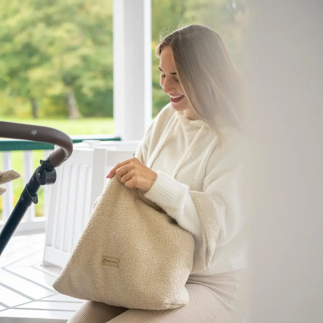 Mom Bag Bouclé Creme - Großer Teddy-Shopper für den Kinderwagen