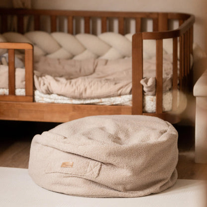 Sitzsack Bouclé mit Stauraum - Teddy-Sitzkissen "Hide & Seat" fürs Kinderzimmer