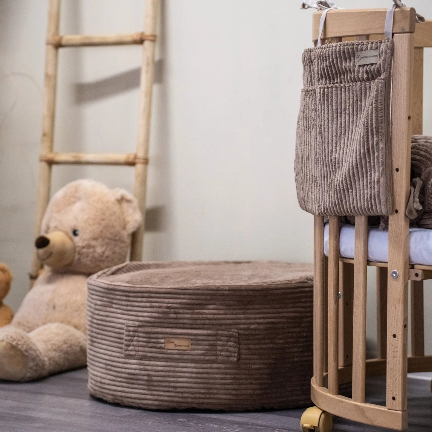 Sitzsack Cord mit Stauraum - Kinderzimmer Sitzkissen "Hide & Seat"