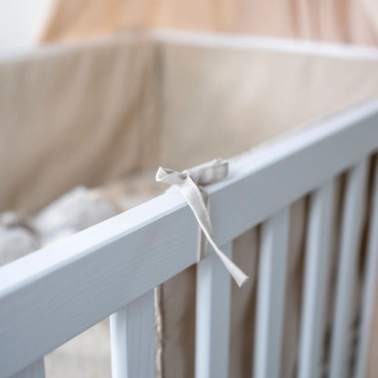 Bettumrandung Bouclé - Weicher Gitterschutz und Nestchen für Beistellbett und Babybett
