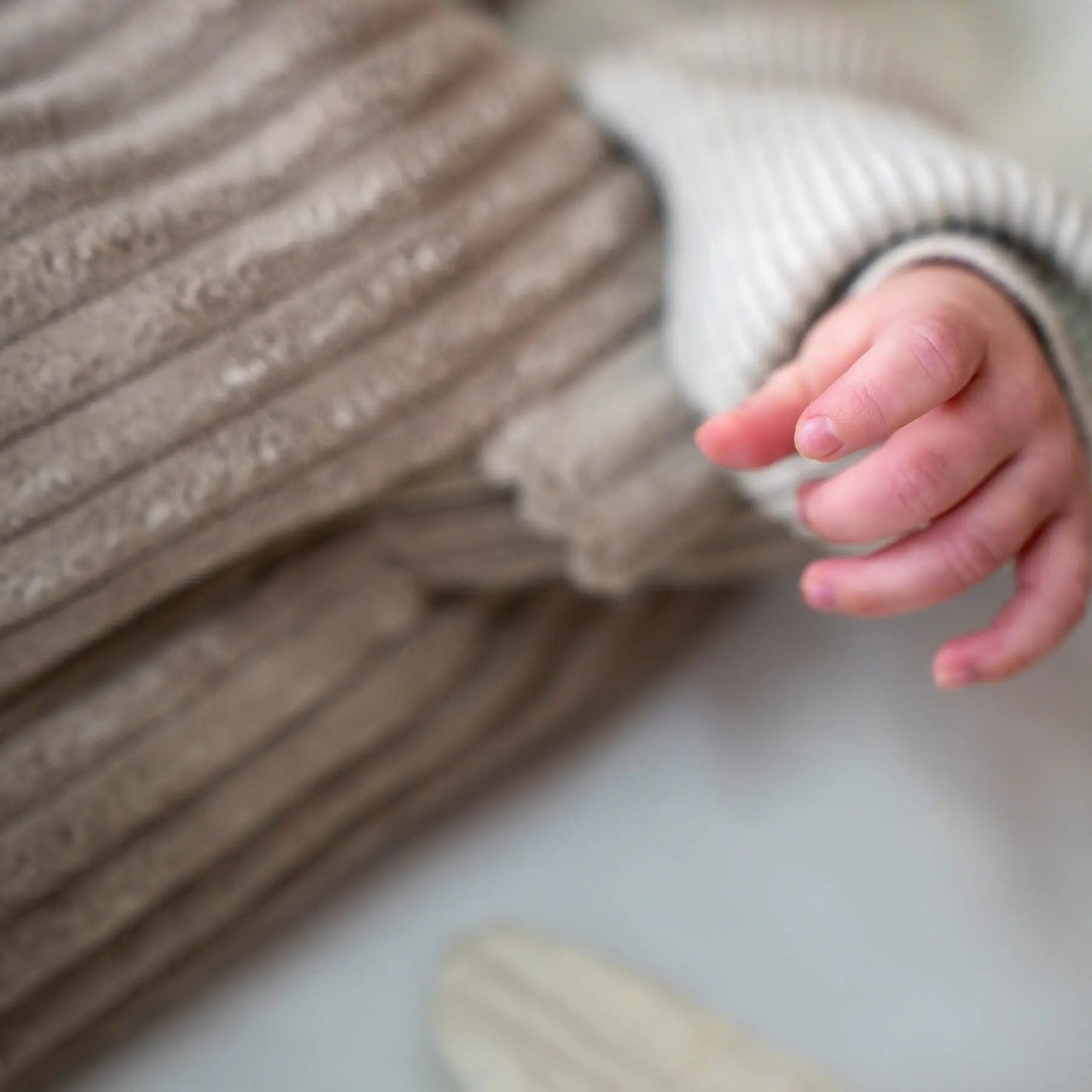 Babyschlafsack Sleepy Cord - 2.5 TOG Ganzjahres-Schlafsack im Steckkissen-Design