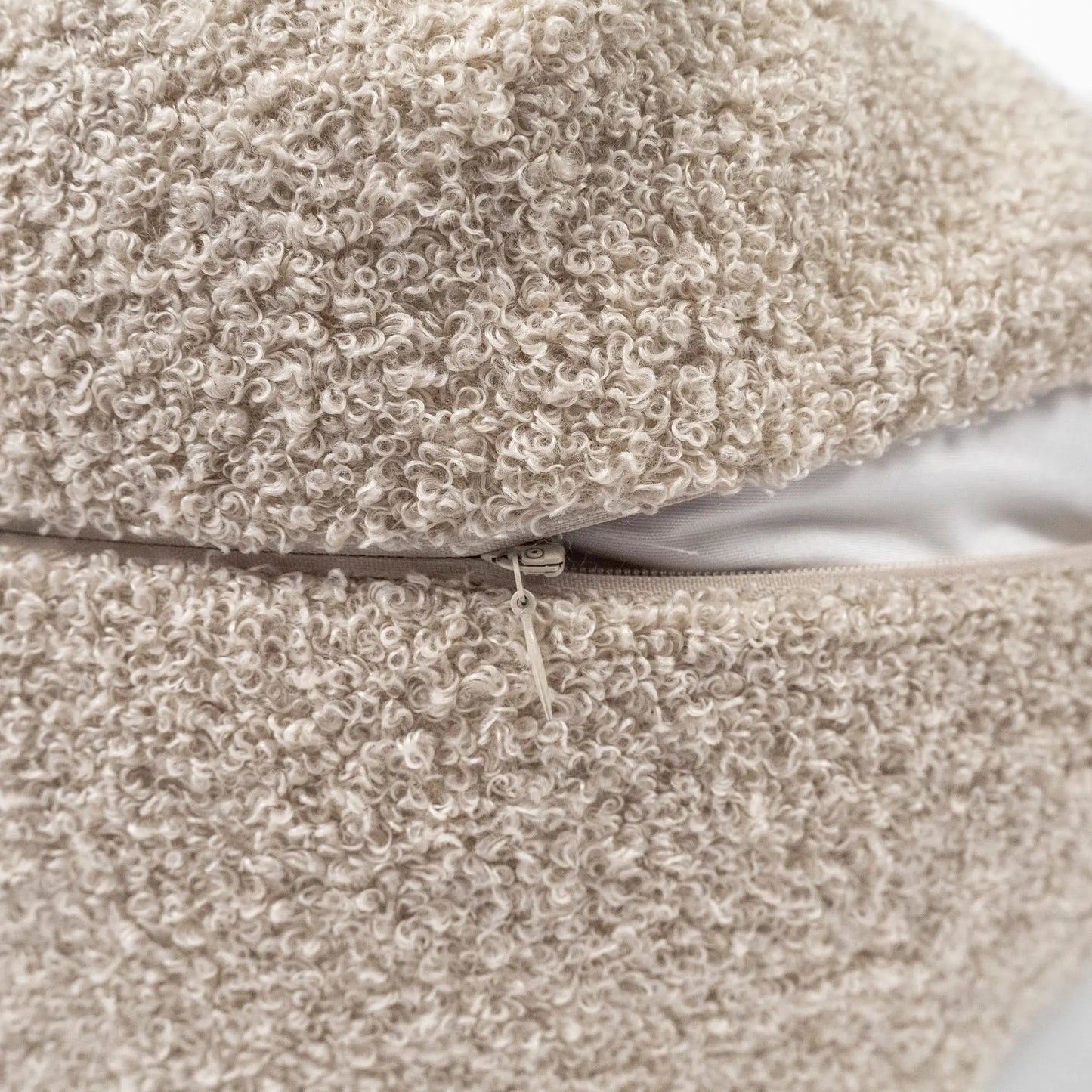 Stillkissen Bouclé XXL - Ergonomisches Still- & Schwangerschaftskissen im Teddy-Look