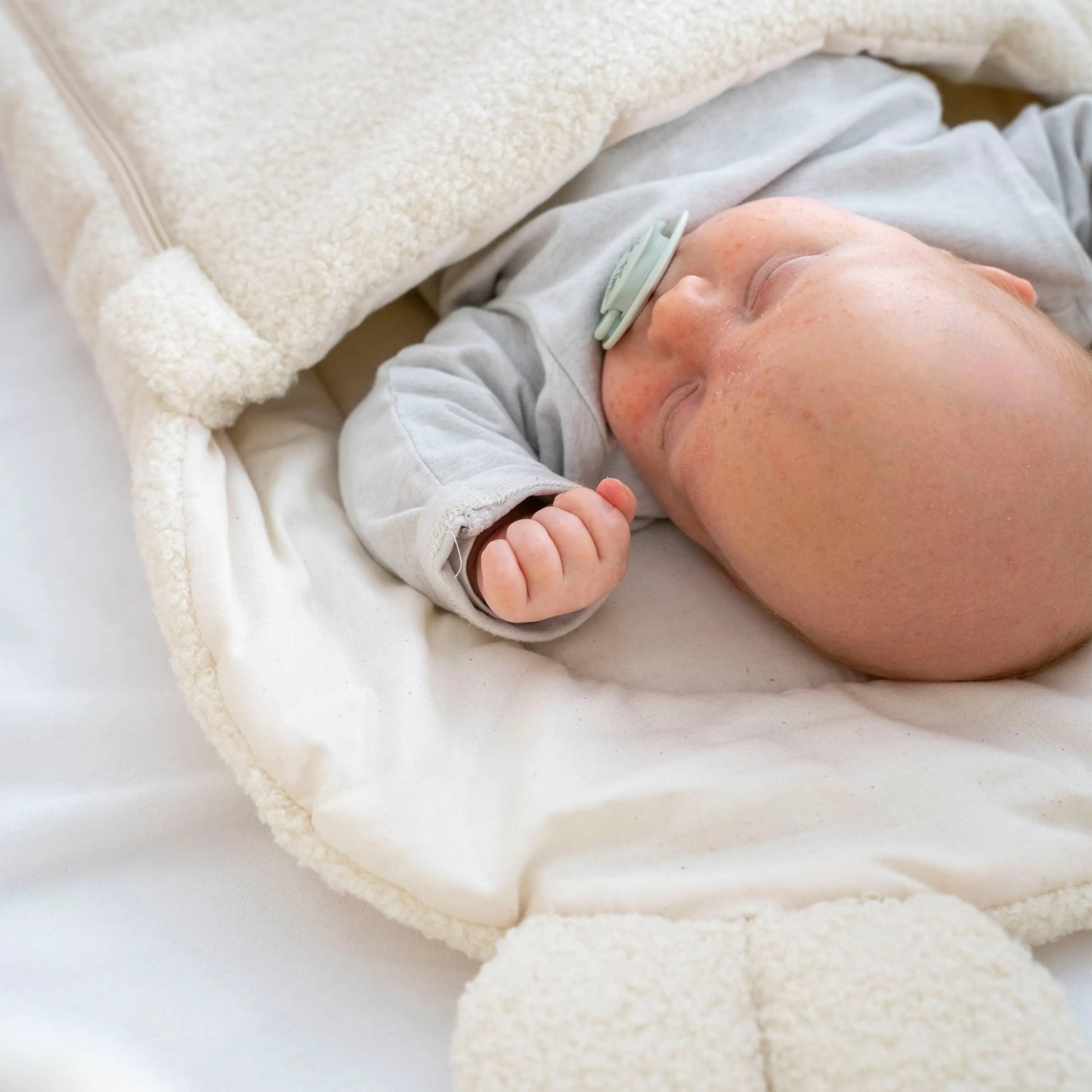 Babyschlafsack Teddyohren Bouclé - 2.5 TOG Ganzjahres-Schlafsack aus Bio-Baumwolle