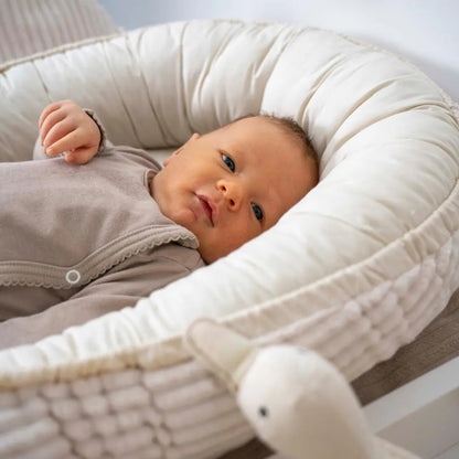 Babynest Cord creme - Mitwachsendes Kuschelnestchen & Reisebett ab Geburt