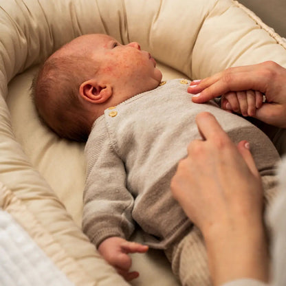 Babynest Cord creme - Mitwachsendes Kuschelnestchen & Reisebett ab Geburt