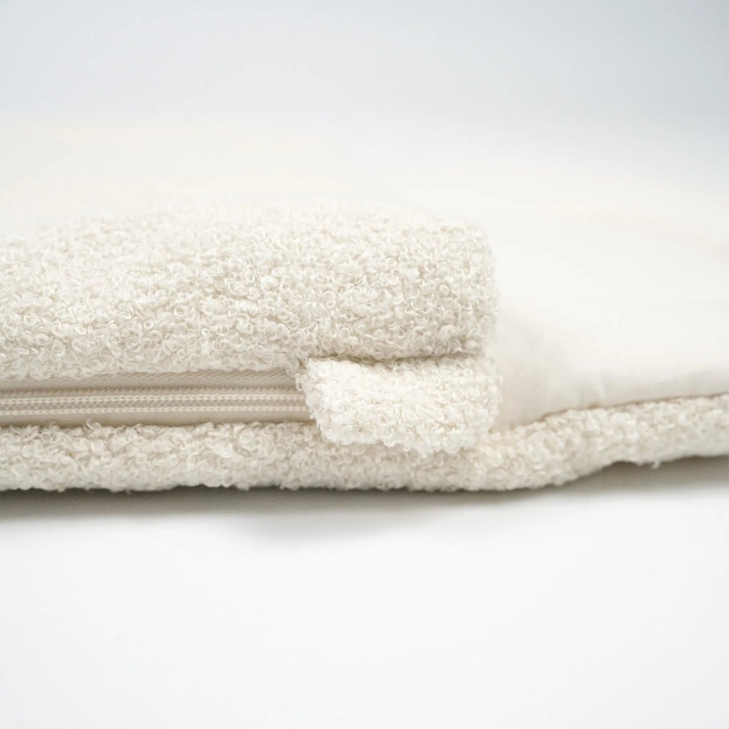 Babyschlafsack Dreamy Bouclé - 2.5 TOG Ganzjahres-Schlafsack mit Rüschenkrone