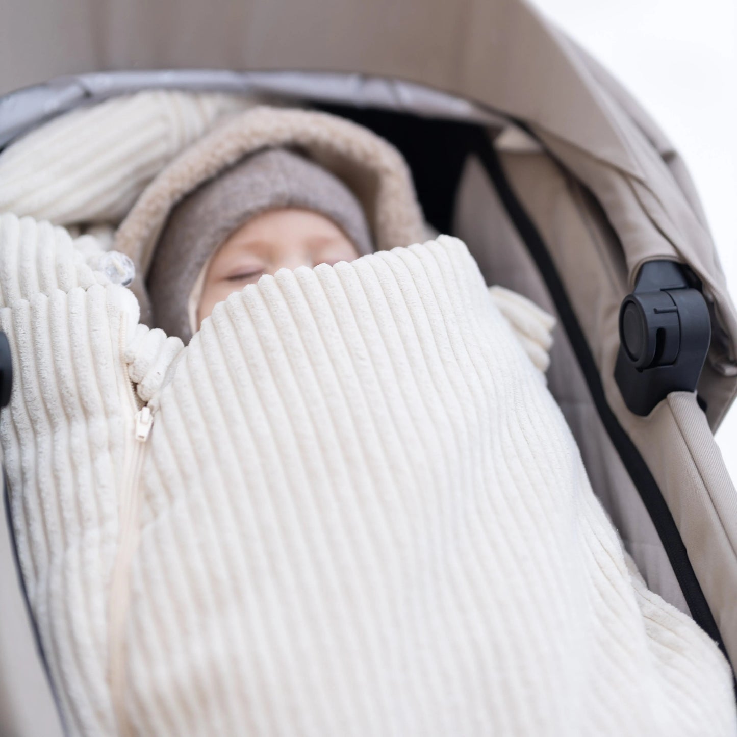 Winterfußsack Cord - Warm gefütterter Kinderwagen-Fußsack (3.5 TOG)