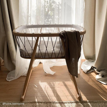 KUMI Babywiege aus Holz – Design-Nestchen ohne Gitterstäbe