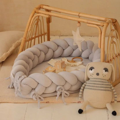 Babynest & Bettschlange 2in1 Velours - Mitwachsendes Kuschelnest & Bettumrandung